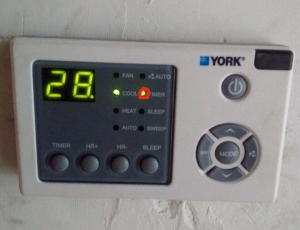 REMOTE DÂY CỦA MÁY LẠNH YORK CHỚP ĐÈN TIMER LÀ LỖI GÌ?